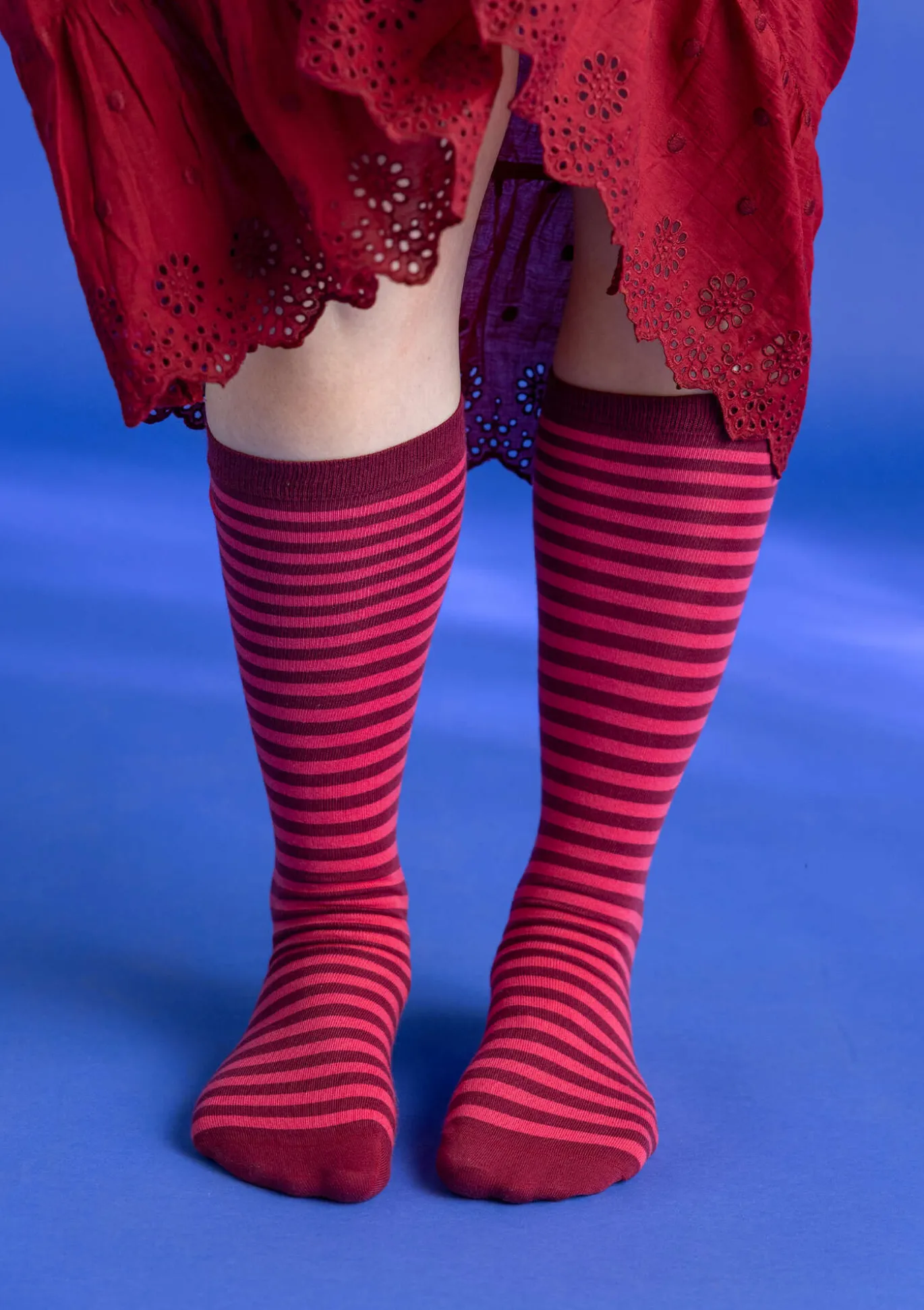 Gestreifte Kniestrümpfe aus Bio-Baumwolle