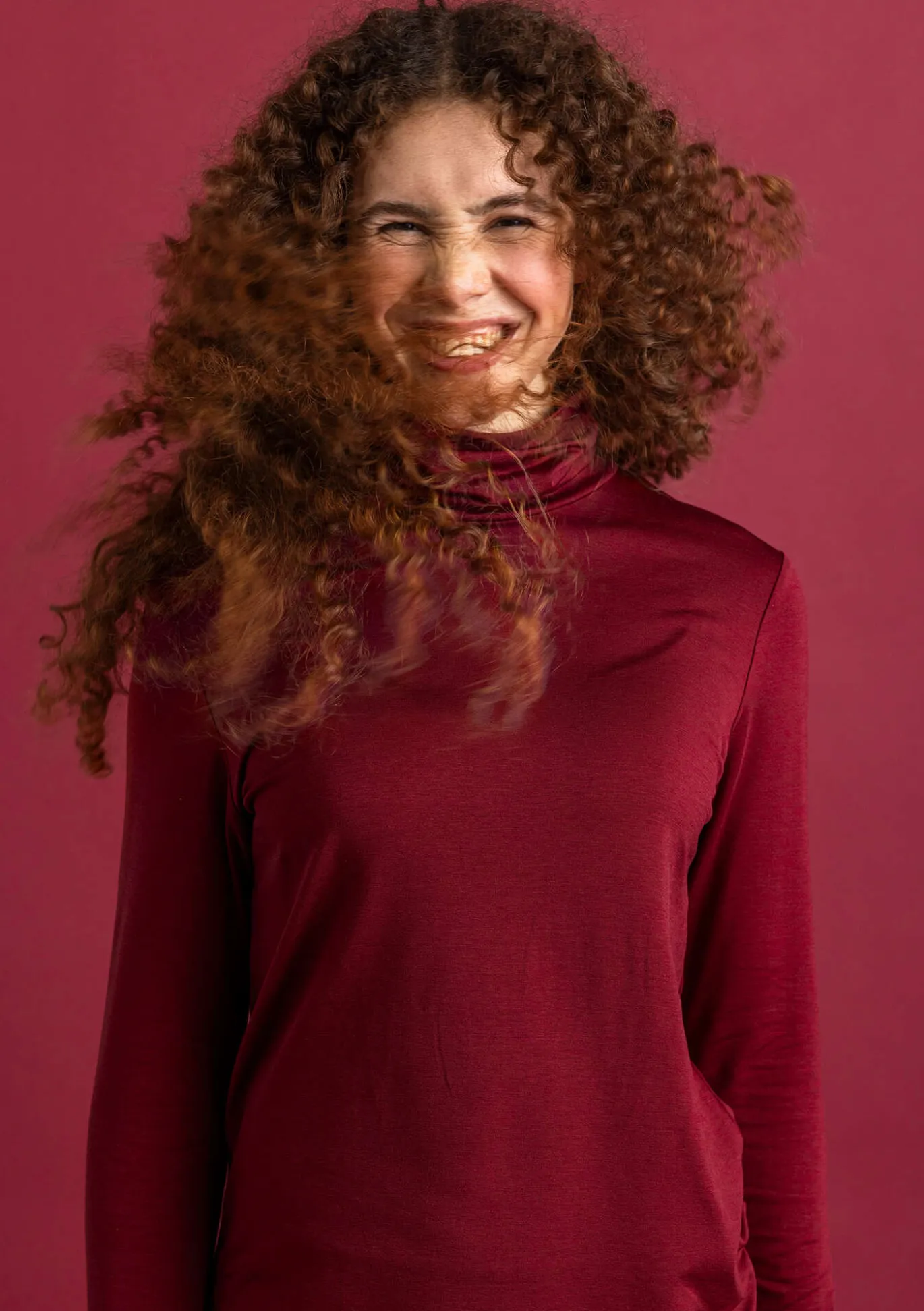 Jersey-Rollkragenshirt aus Lyocell/Elasthan