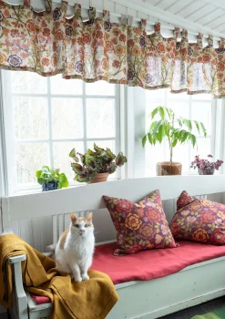 Kaffeehausgardine „Wild rose“ aus Leinen/Bio-Baumwolle