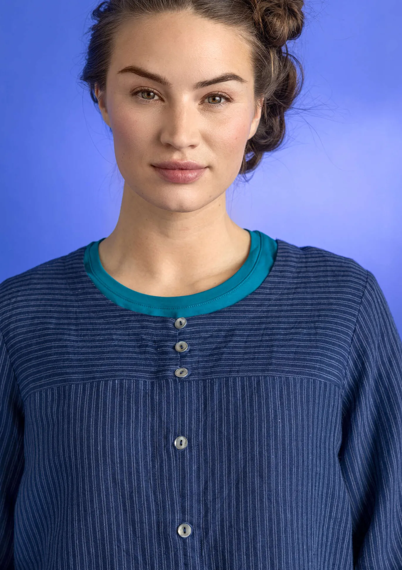 Künstlerbluse „Asta“ aus Leinengewebe