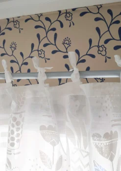 Kurze Gardine „Flower pots“ aus Bio-Baumwolle