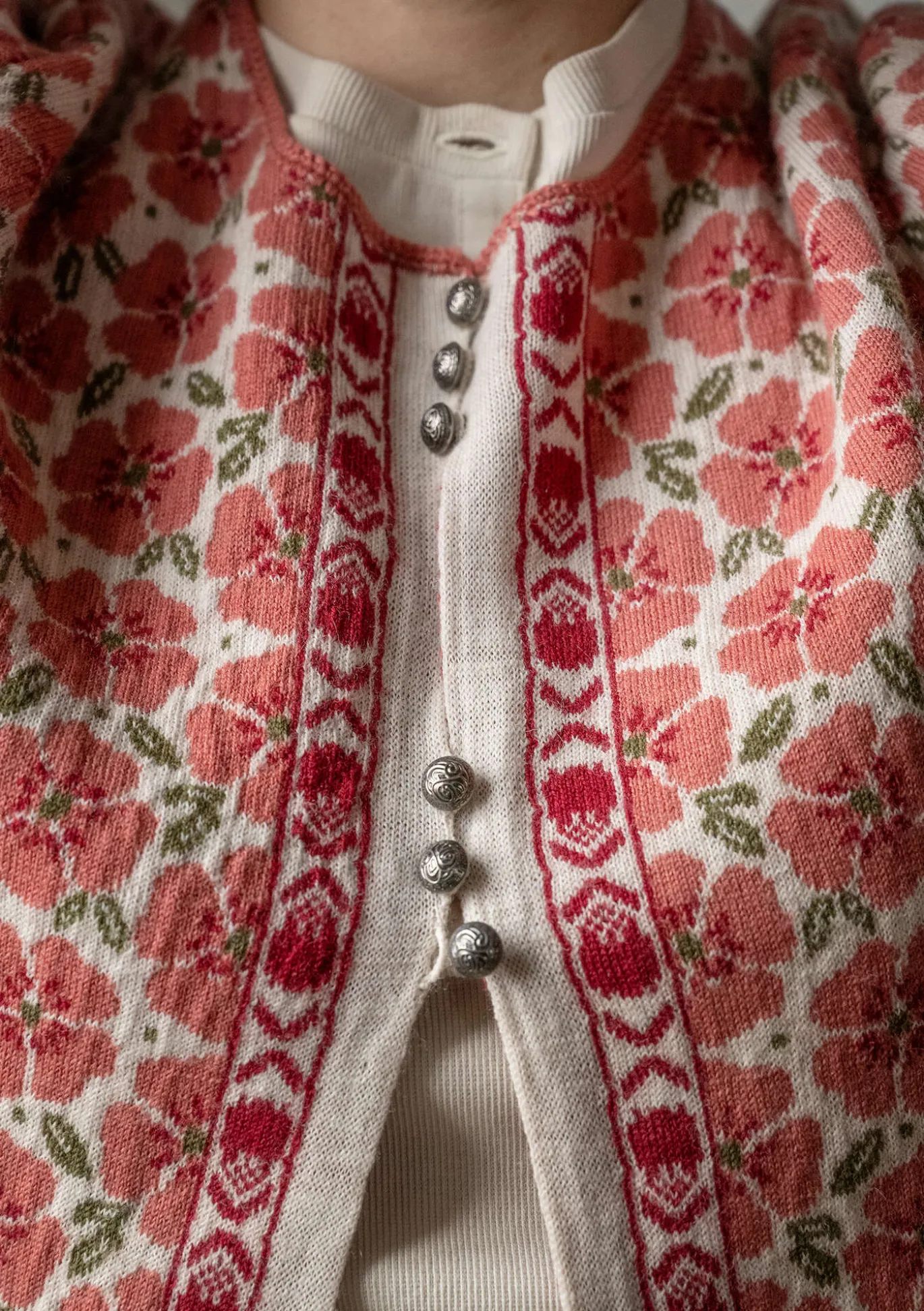 Strickjacke „Anemone“ aus Bio-Wolle