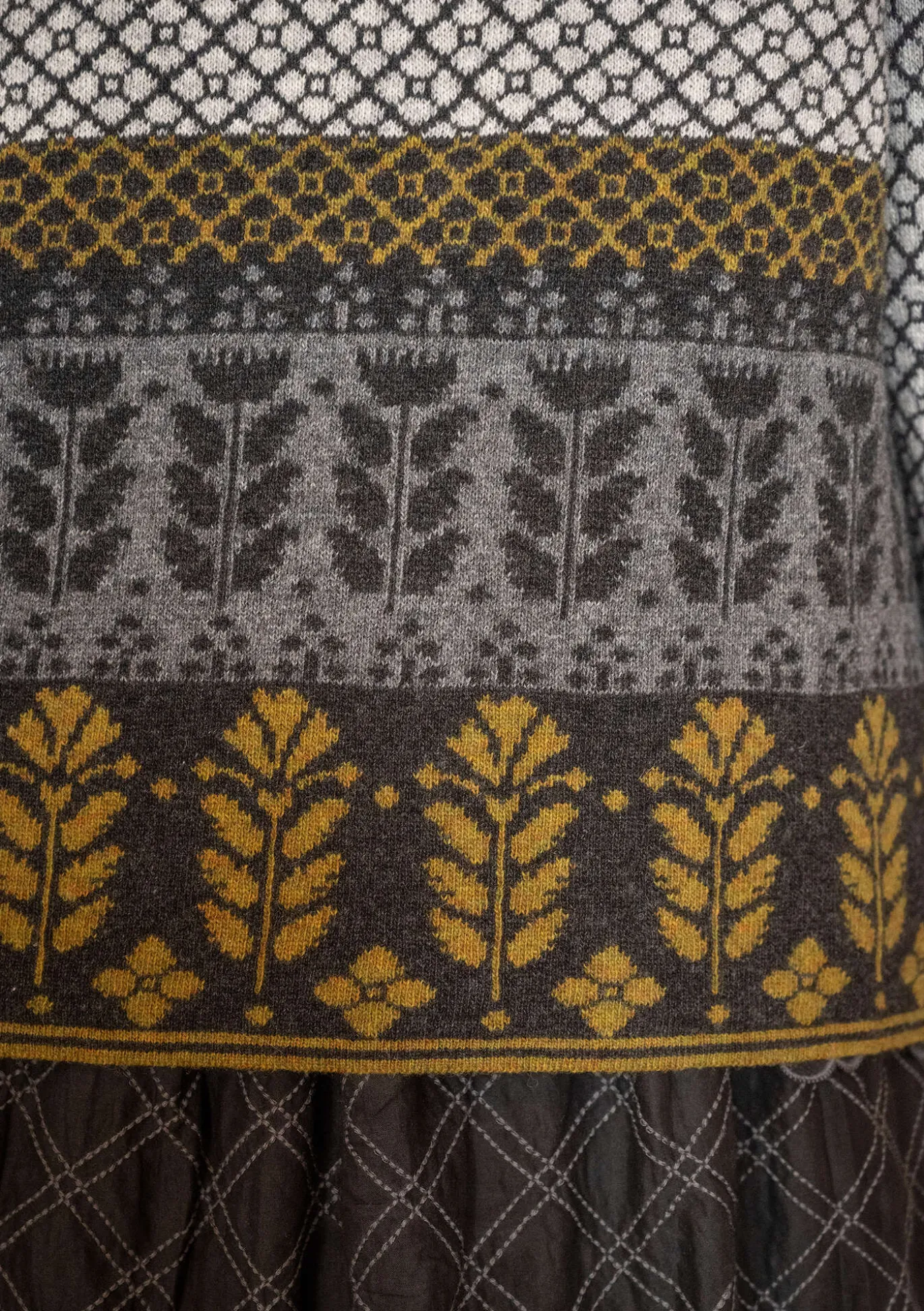 Strickjacke „Edda“ aus Recycling-Wollgemisch